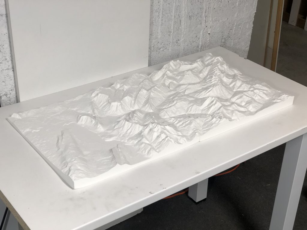 Carte relief Annecy Mountain imprimée en 3D à l'atelier avant montage