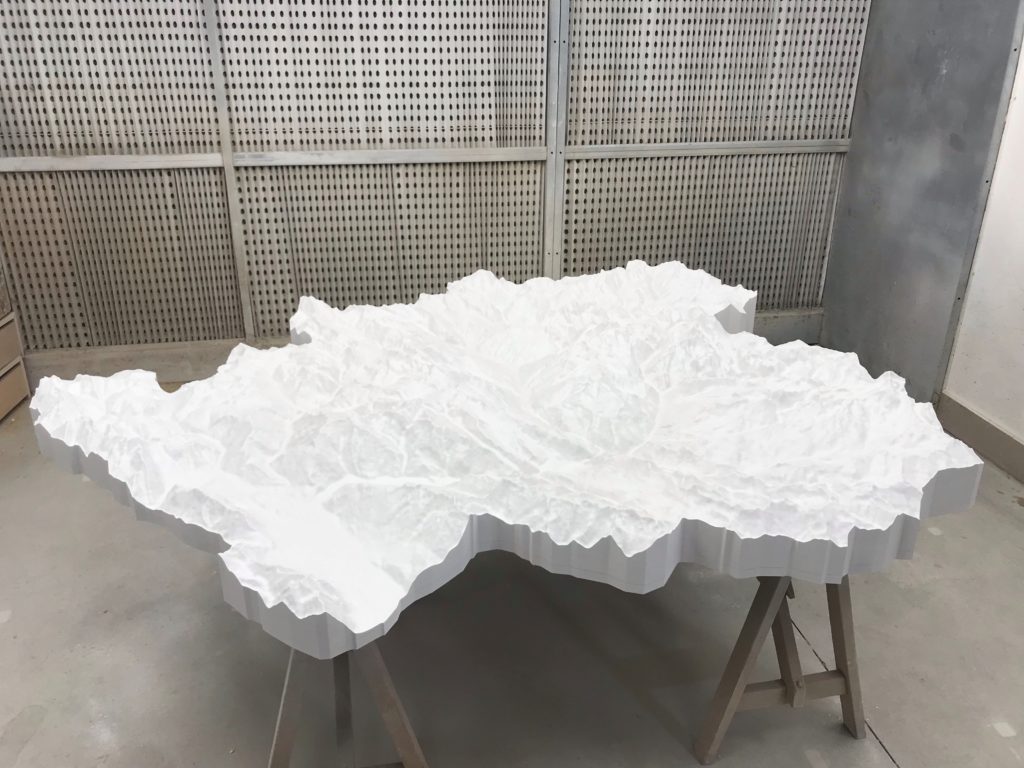 Carte relief Arlysère à l'atelier avznt montage au musée Tremplin 92 à Albertville