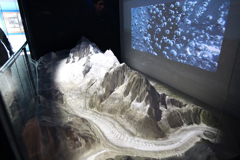 Carte relief animée de la Mer de Glace instalée au glaciorium du Montenvers à Chamonix